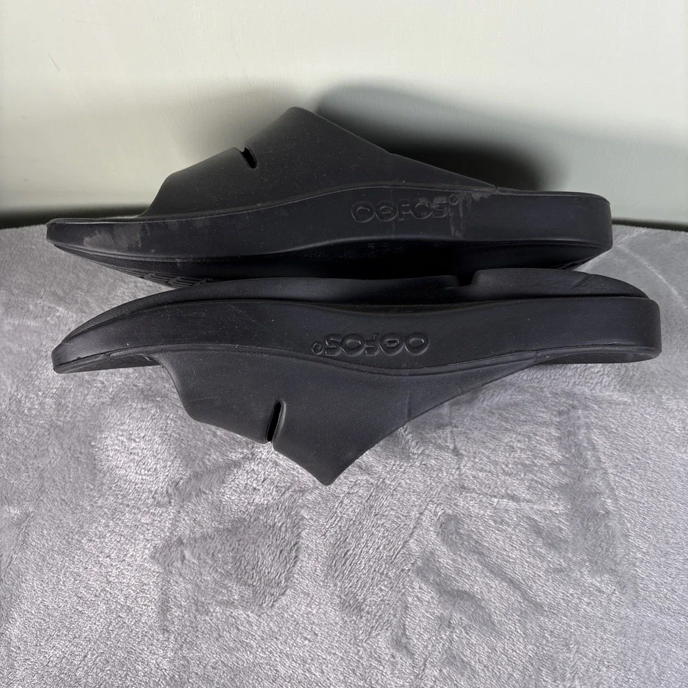 OOFOS preowned shoes